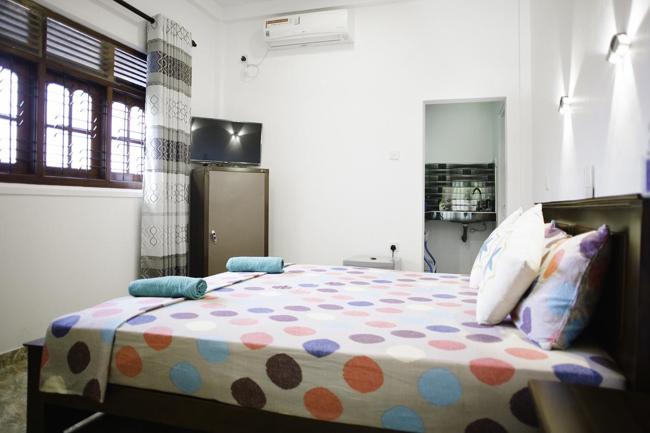 Aken Villa 希克杜沃 外观 照片