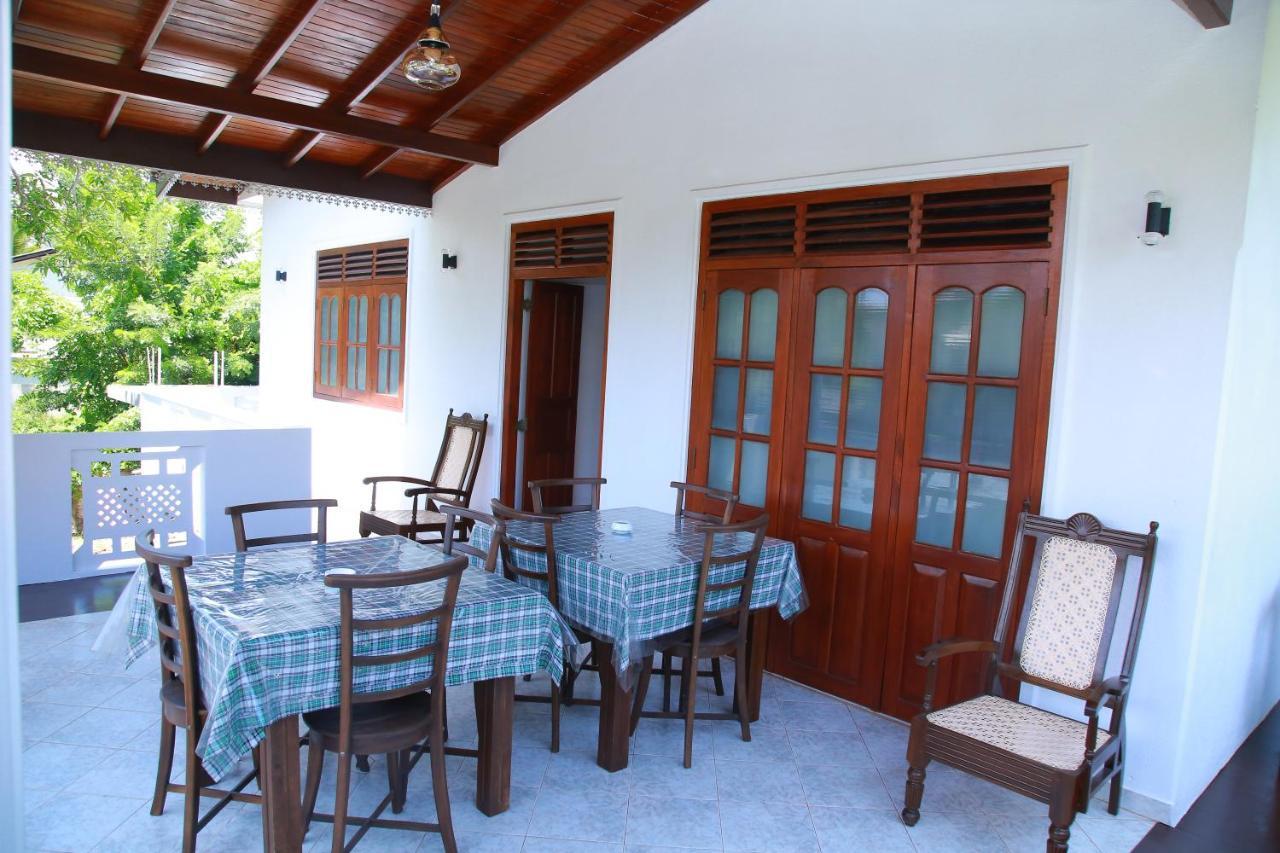 Aken Villa 希克杜沃 外观 照片