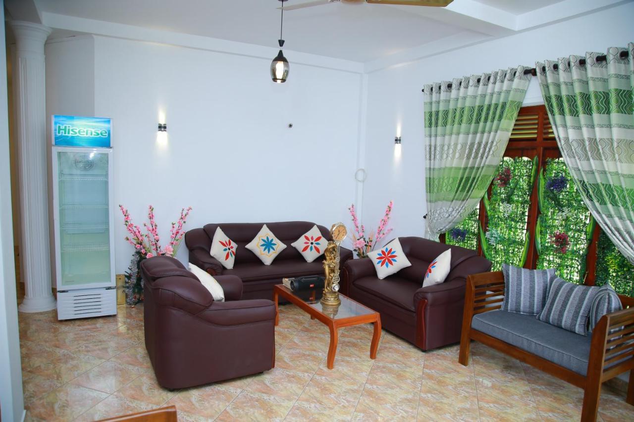 Aken Villa 希克杜沃 外观 照片